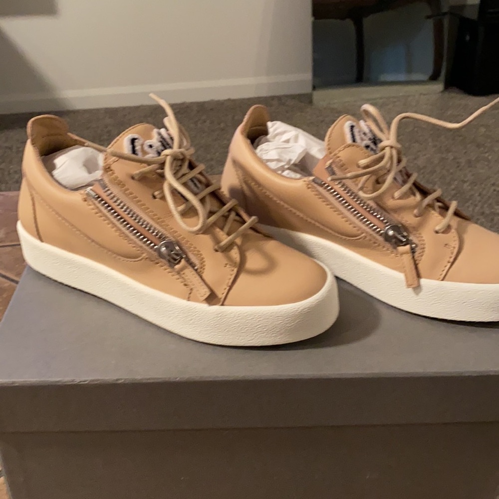 Giuseppe sneaker new